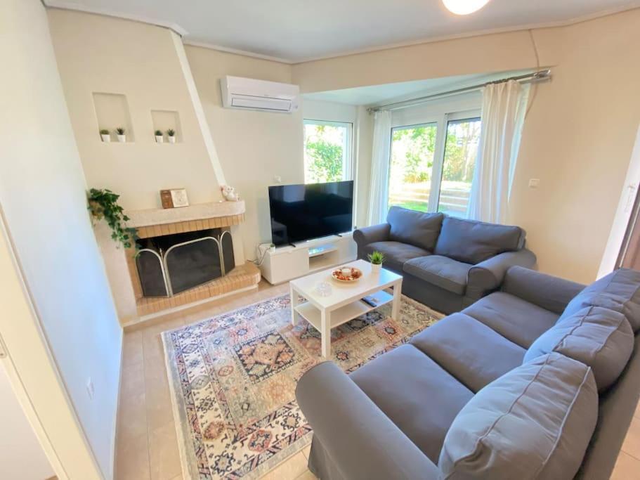Cozy 2 Room Apartment With Garden Near Athens Air-Port Artemida  Luaran gambar