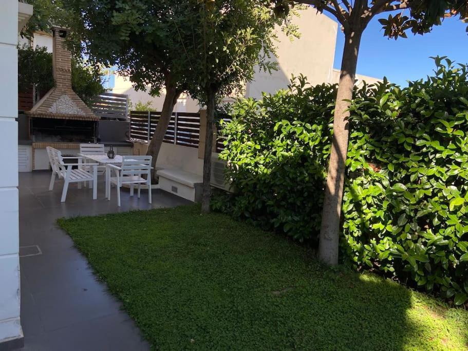 Cozy 2 Room Apartment With Garden Near Athens Air-Port Artemida  Luaran gambar